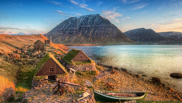 Houses on the lake of bank